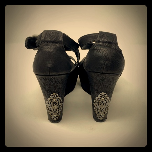 Chinese Laundry Wedges Size 10 - Picture 2 of 4